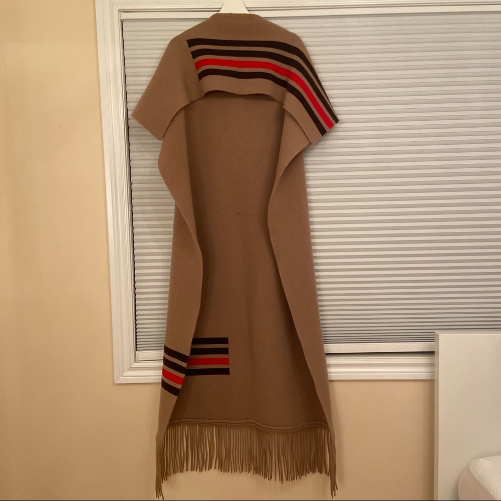 Burberry Wool Beige Cape